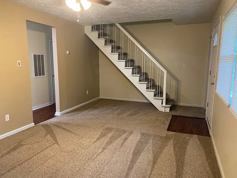 379 Rosemont Ave — Photo 6