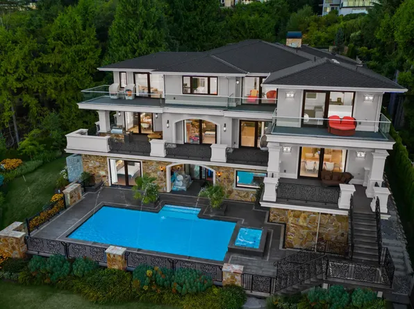 1436 Sandhurst Pl, West Vancouver, BC V7S 2P3