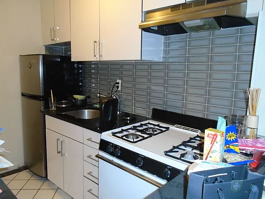 Rented by 18 REALTY | media 14