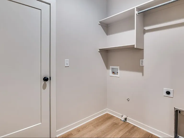 212 W Mendocino — Photo 4
