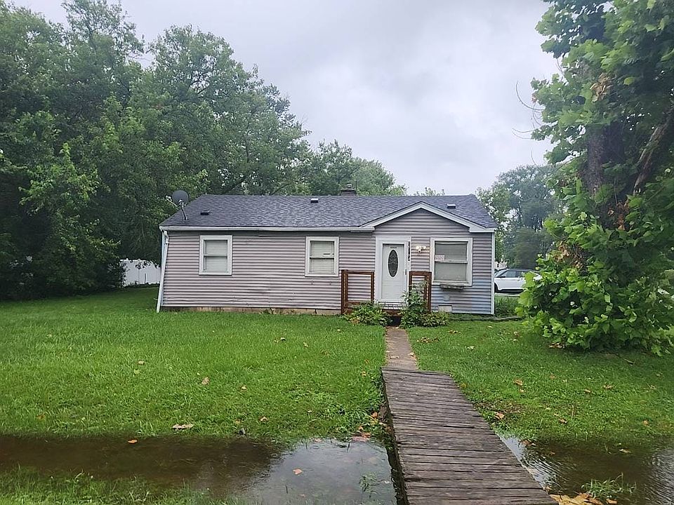 1st image of 15704-15706 Trumbull Ave