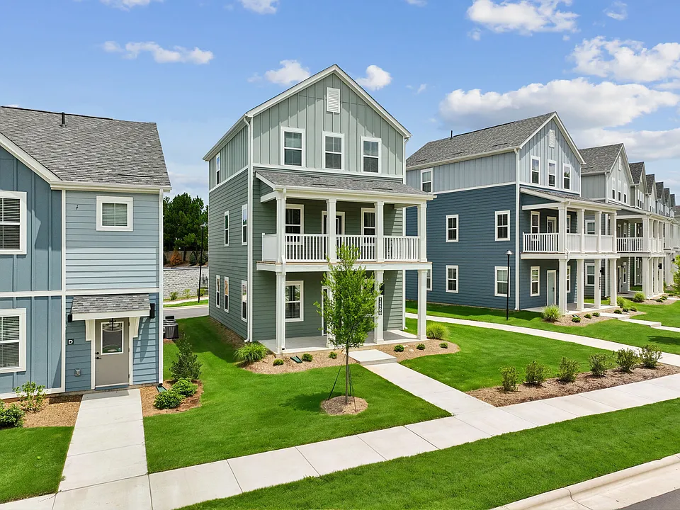 Hamlet Huntersville - Homes & Townhomes for Rent