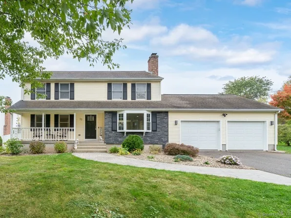 35 Hicksville Road, Cromwell, CT 06416