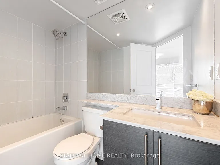 125 Western Battery Rd #1112 — Photo 26