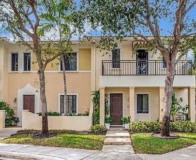 2nd image of 2500 Venetian Ct