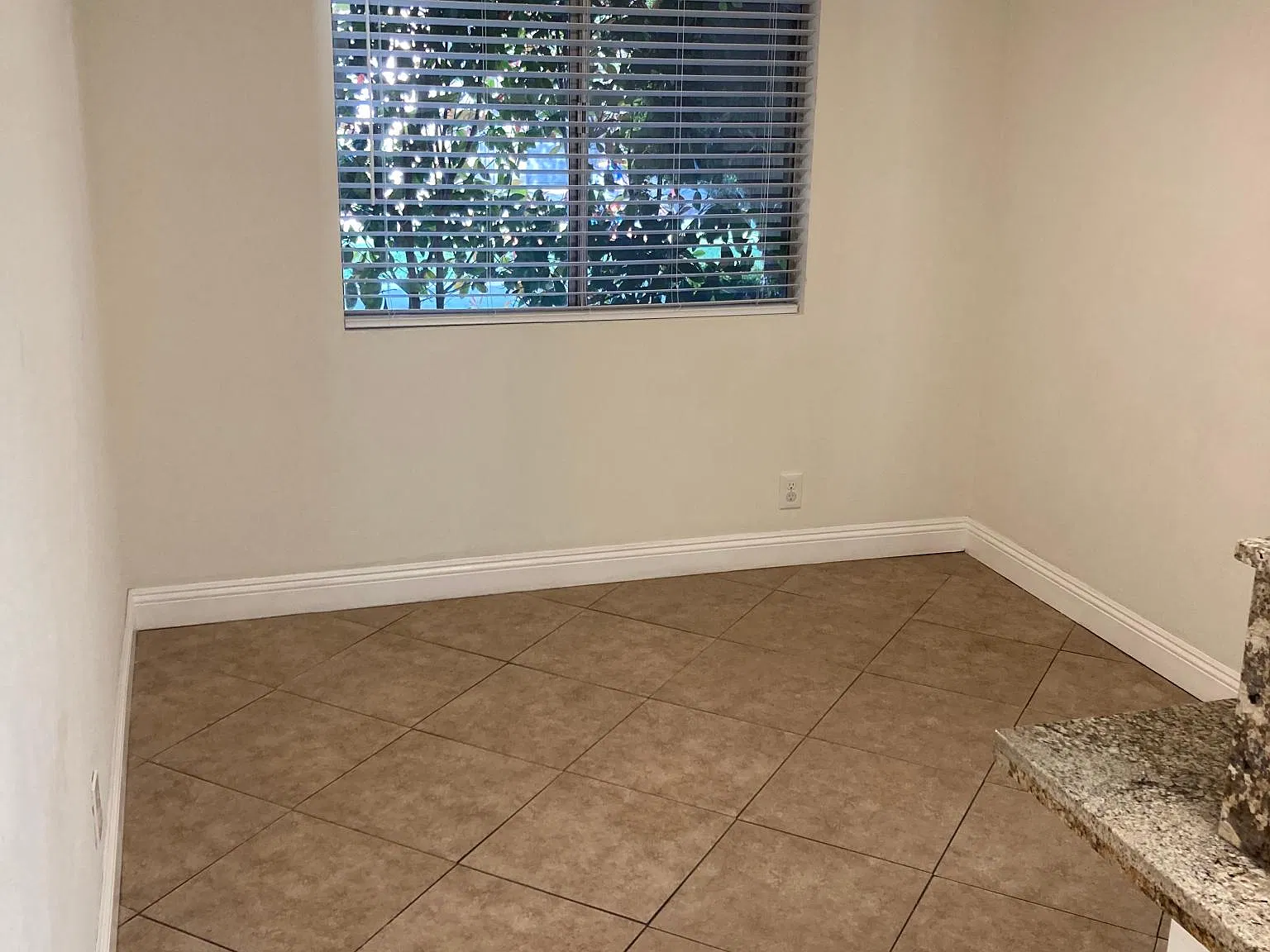 2 bed, 900 sqft, $2,750 — Photo 2