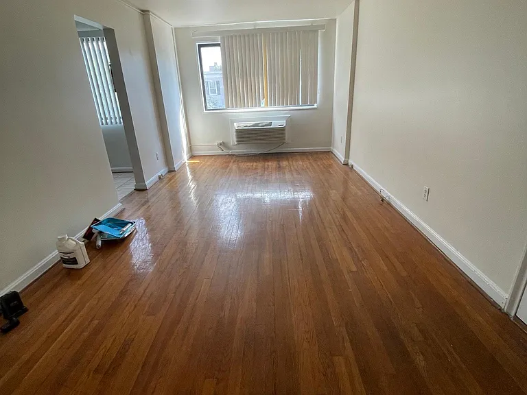 408 Independence Ave SE #204 — Photo 8