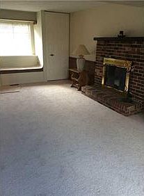 3rd image of 4017 Duchess Ct