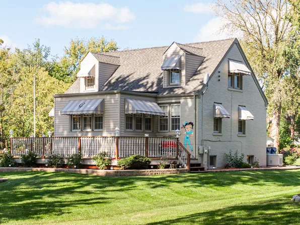 880 Bemis Rd, Glen Ellyn, IL 60137