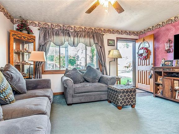 2nd image of 1627 Ash Pl