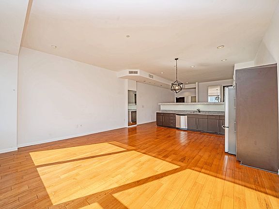 5th image of 1100 Wilshire Blvd #2108