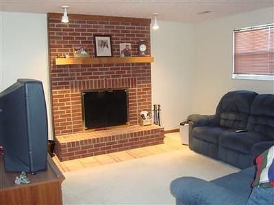4th image of 6361 Hollyberry Ln