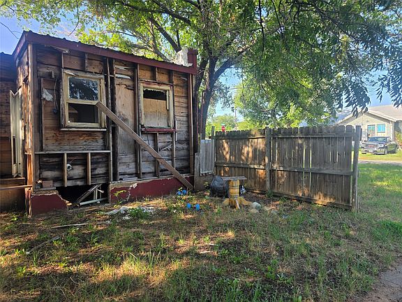 5th image of 1100 E Walker St