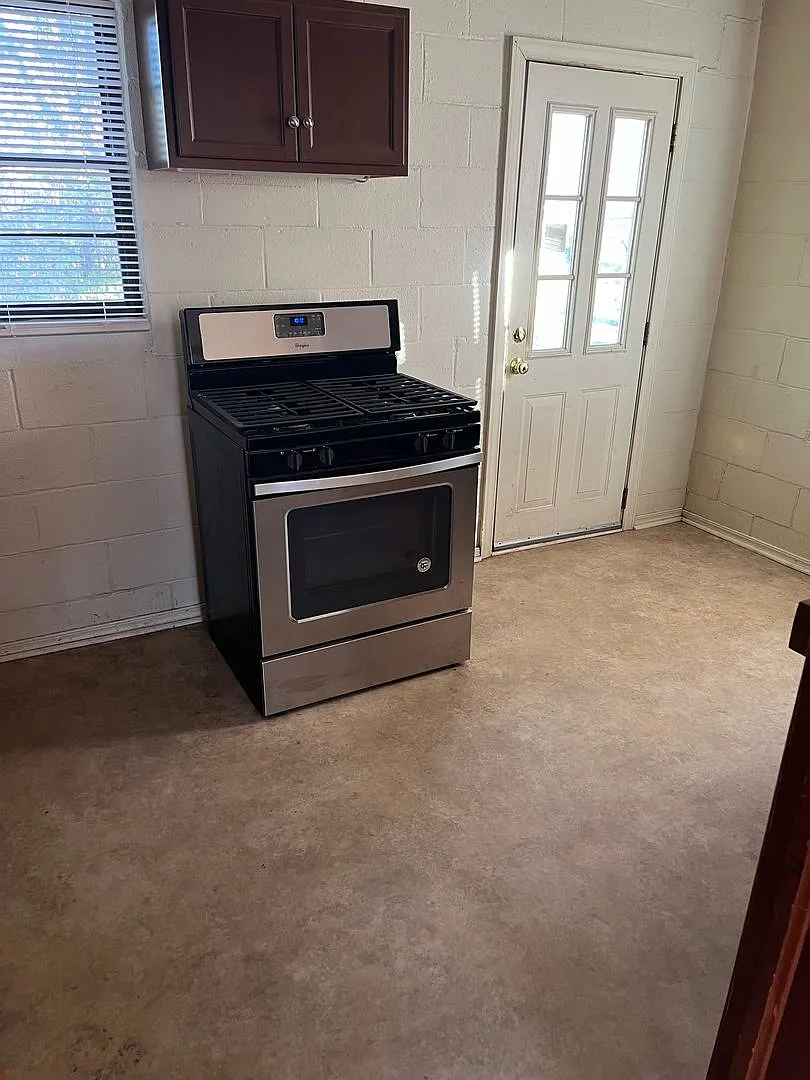 2 Bdrm House Close To The U Of A — Photo 3