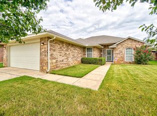 11641 SW 10th St, Yukon, OK 73099