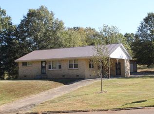 415 Market St, Water Valley, MS 38965