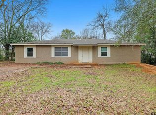 205 E Huffsmith St, Palestine, TX 75801