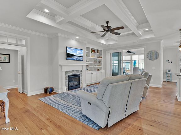 4th image of 3448 Lake Club Circle