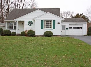 33 Meadowwood Rd, Rochester, NY 14616