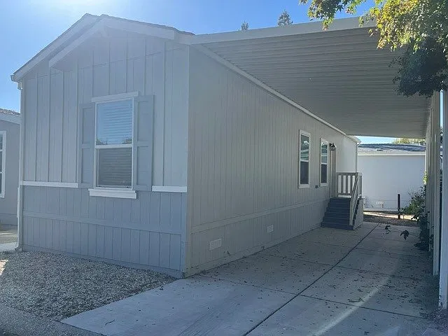 2 bed, 707 sqft, $1,500 — Photo 1