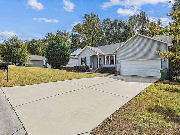 2nd image of 1055 Warpers Ln