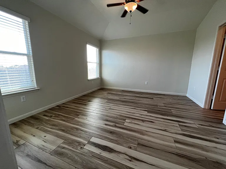 18309 Weatherby Ln — Photo 14
