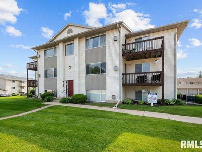 4186 Fairview Dr APT 6, Bettendorf, IA, 52722