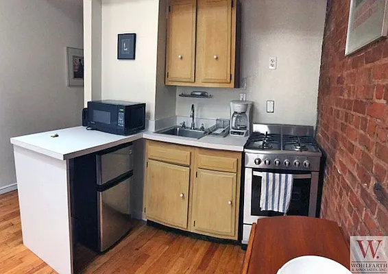 Rented by Wohlfarth & Associates Inc | media 9