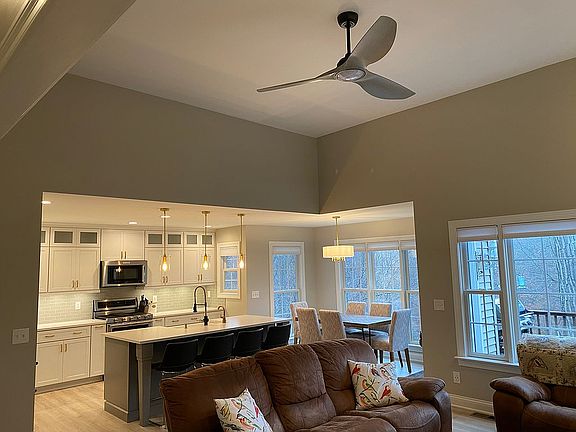 4th image of 5560 Pine Valley Dr