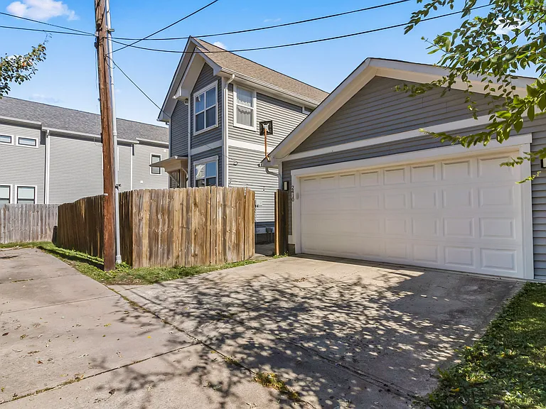 2410 N College Ave — Photo 50