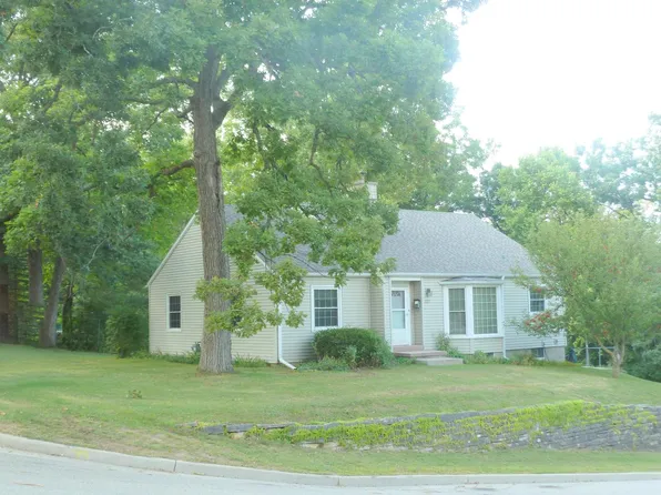 227 3rd STREET, Pewaukee, WI 53072