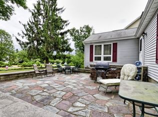 23 Cliffside Ln, Newfoundland, NJ 07435