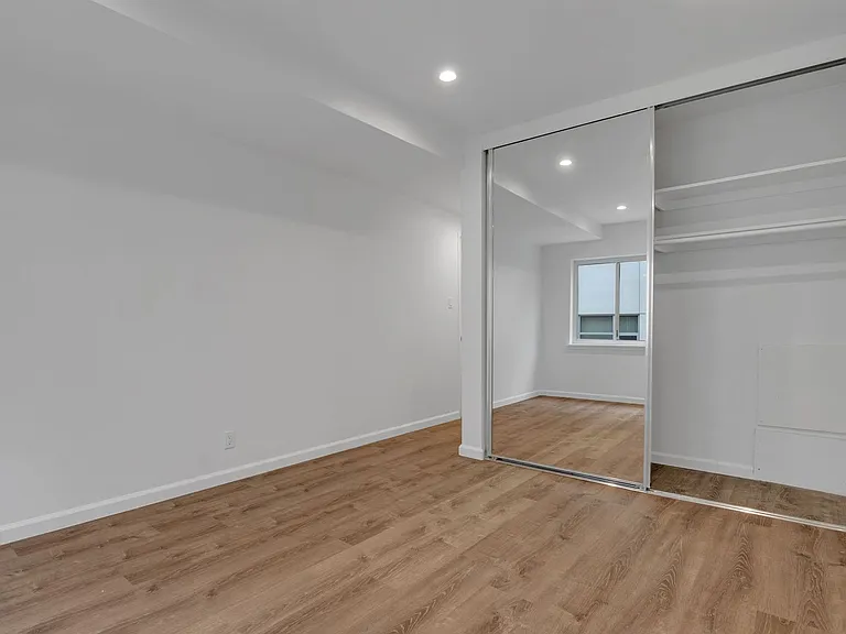 542 Glenrock Ave — Photo 25