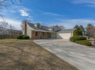 1137 Dawes St, Libertyville, IL