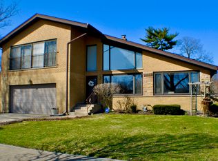 9022 Kilbourn Ave, Skokie, IL 60076