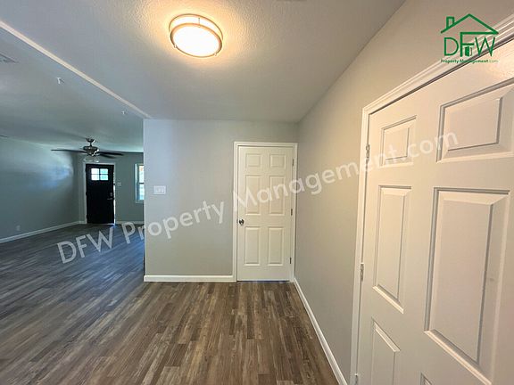 4th image of 503 W Cedar St