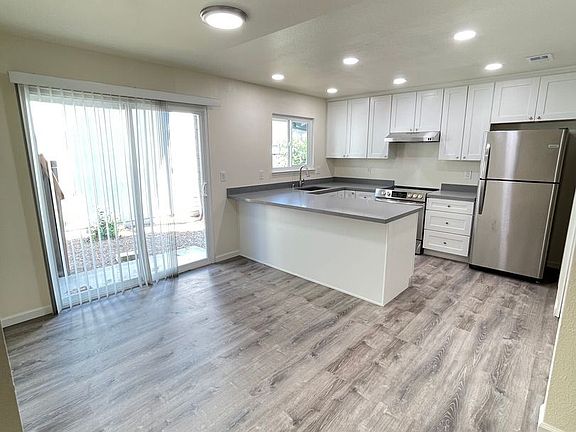5th image of 243 Tabor Ave #11479183