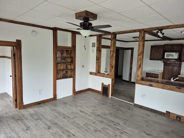 206 W Delaware St #C, Decatur, MI 49045