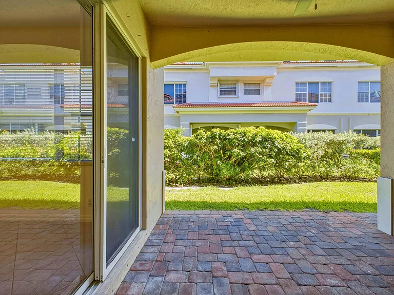 119 Lancaster Rd — Photo 41