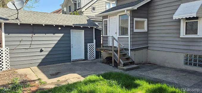 830 Knowles St — Photo 25