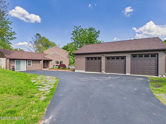 3rd image of 137 Gearhart Ln