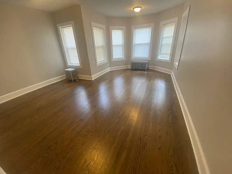 8000 S Justine St — Photo 3