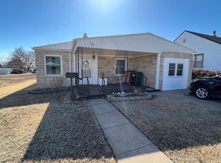 305 E 7th St, Hoisington, KS 67544