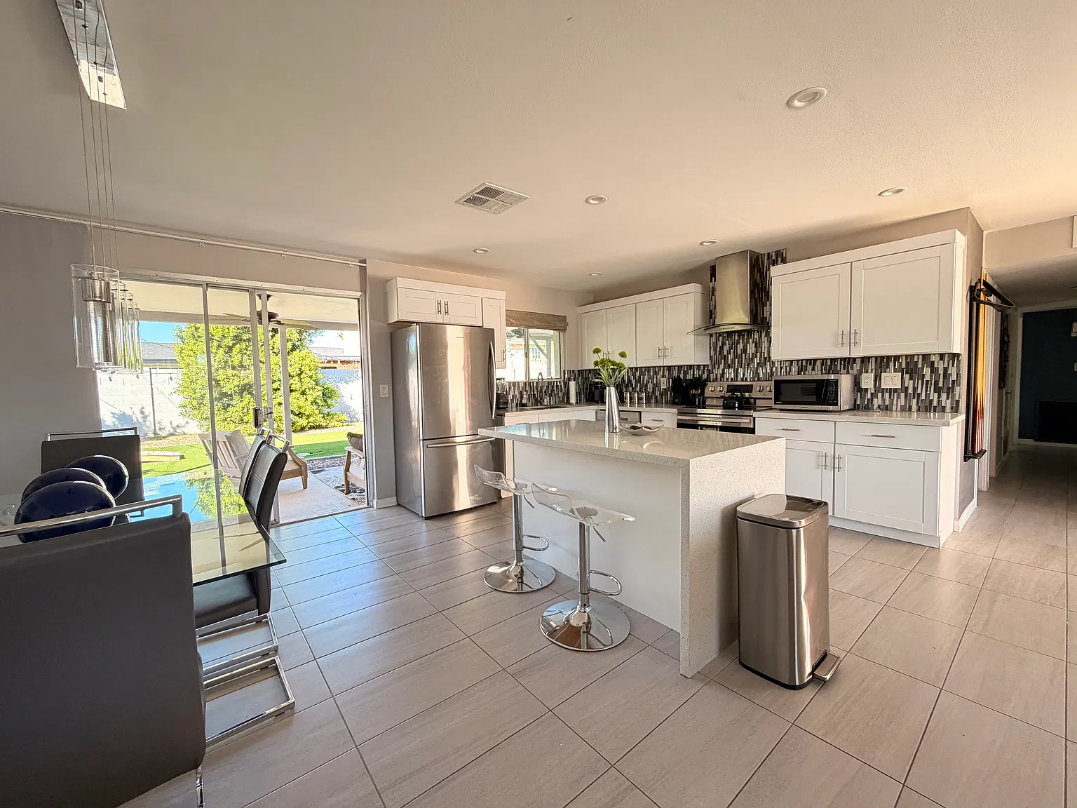 3 bed, 1583 sqft, $3,500 — Photo 3