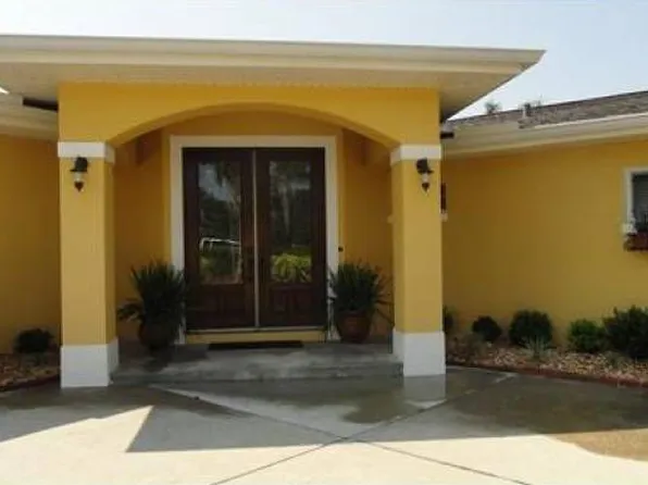 37 Dolphin Dr, Treasure Island, FL 33706