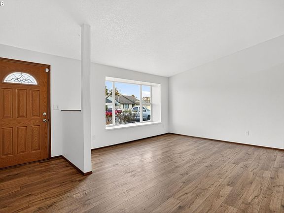 4th image of 2262 S Alpine St