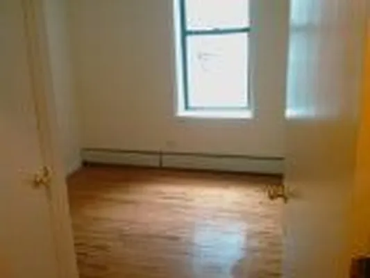 Rented by A Class Realty Long Island City LLC | media 17