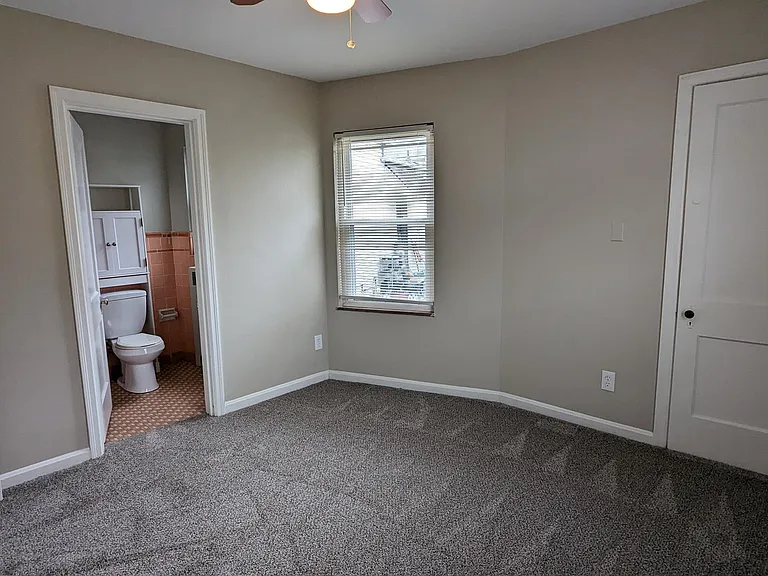 302 W Vine St — Photo 9