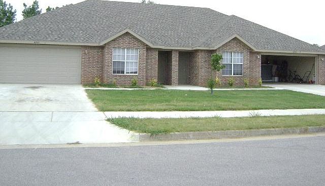 1st image of 4203 SW Broadstone Ave #1