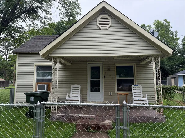 1906 Sallie St, Muskogee, OK 74403